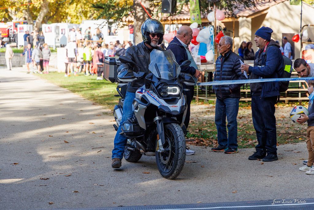 L'ouverture de la course, ambiance du parc Max Trouche